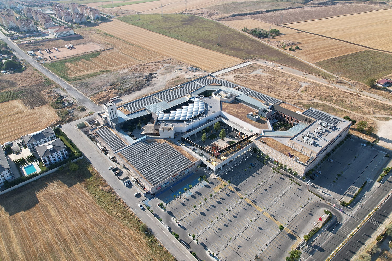 LÜLEBURGAZ - 39 BURDA AVM - 1.100 kWp Çatı Üzeri Güneş Santrali