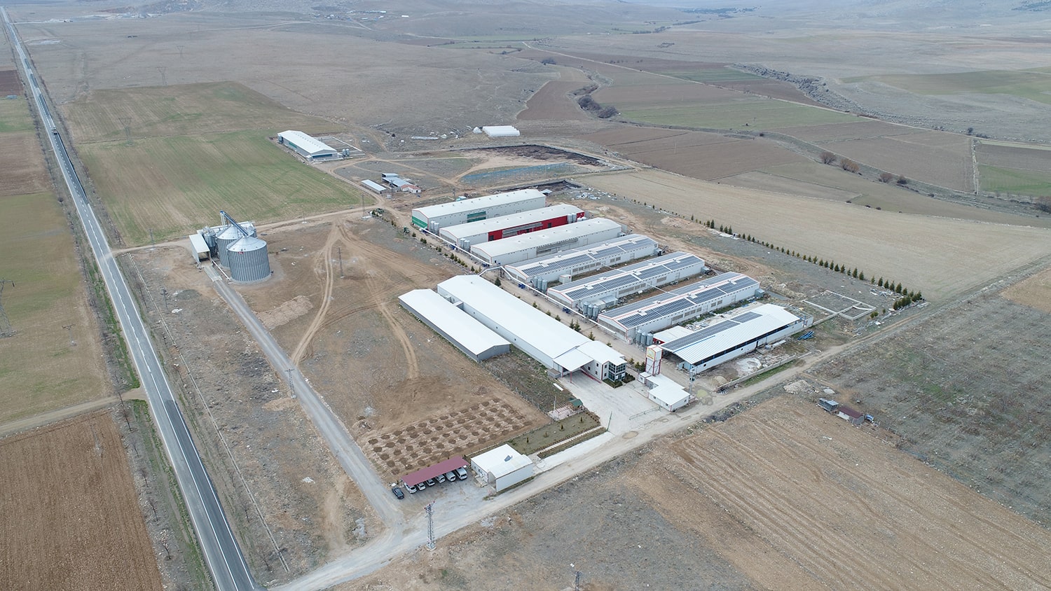 KONYA - ÇETİNKAYA TAVUKÇULUK 574 kWp - Çatı Üzeri Güneş Santrali