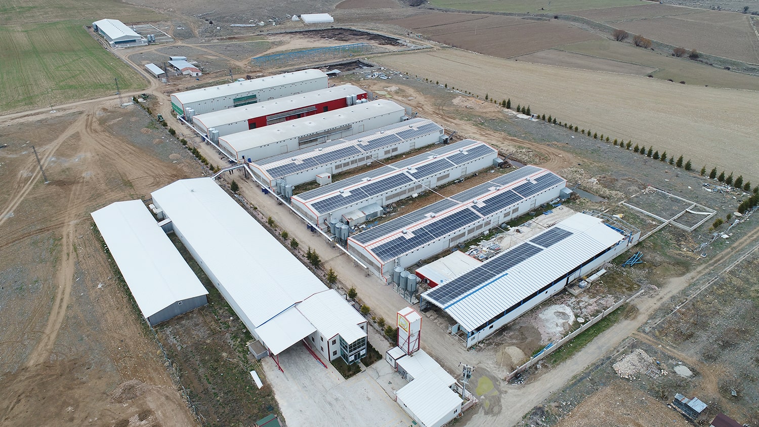 KONYA - ÇETİNKAYA TAVUKÇULUK 574 kWp - Çatı Üzeri Güneş Santrali