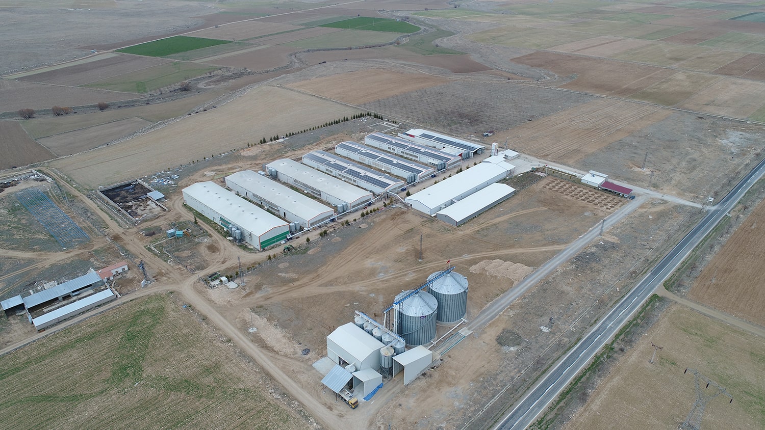 KONYA - ÇETİNKAYA TAVUKÇULUK 574 kWp - Çatı Üzeri Güneş Santrali